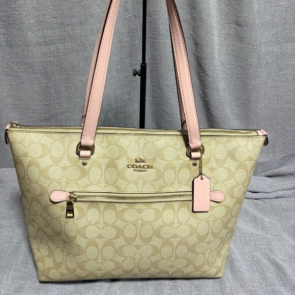 Coach Tote Bag - Picture 1 of 8
